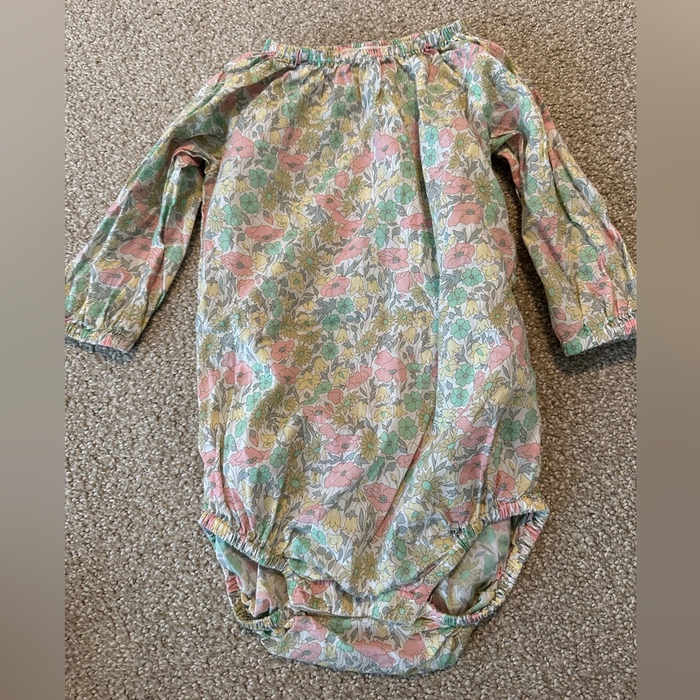 Petit Vilains size 12-18 months romper in great condition